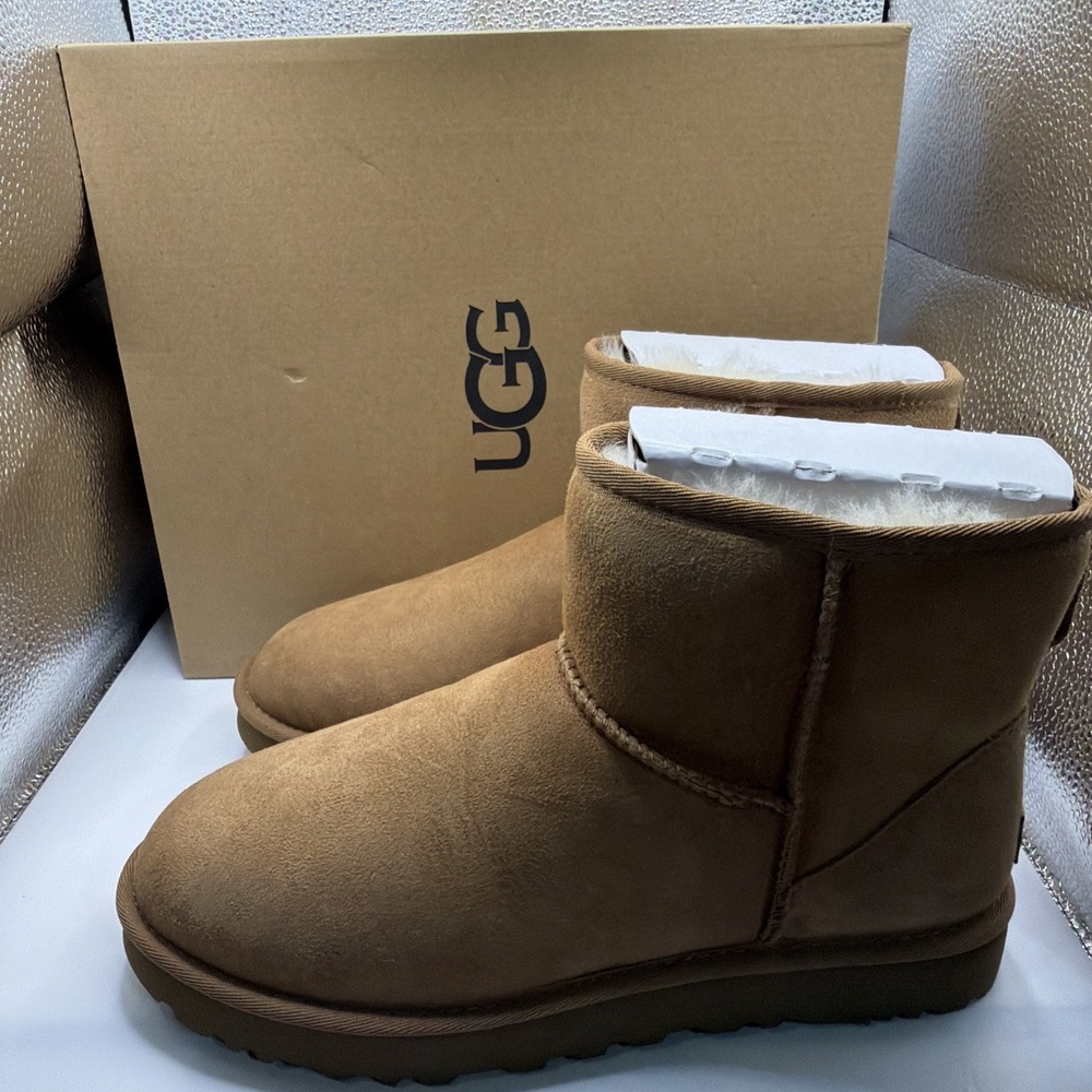 UGG Classic Mini II Women's Chestnut Sheepskin Shearling Ankle Boots size 10